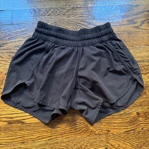 Lululemon track that short 3”